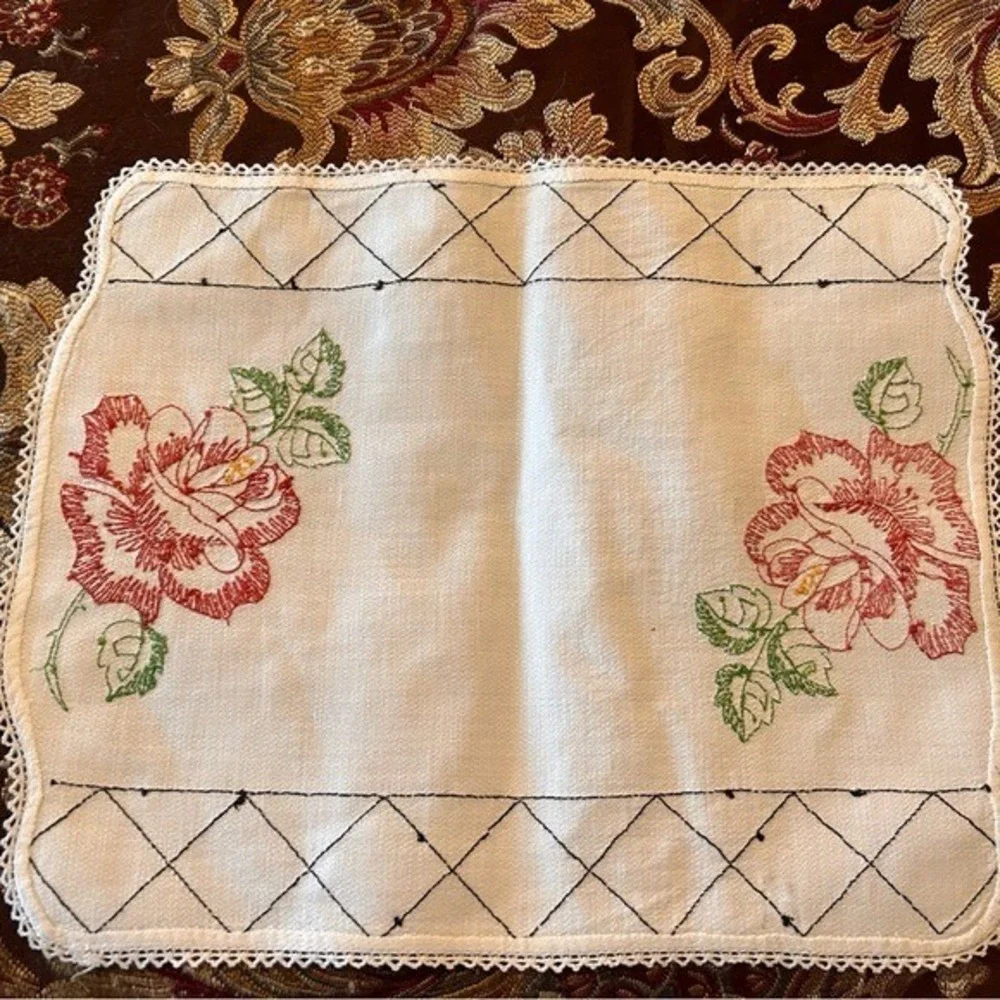 Vintage White Linen Needlepoint Rose &‎ Black Diamonds Table Topper